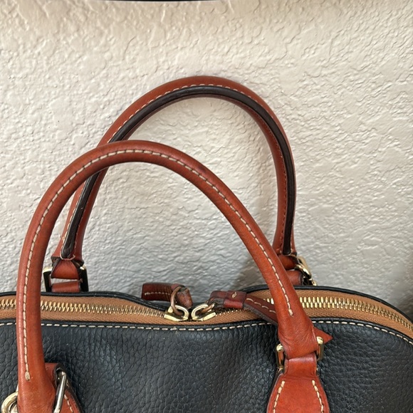 Dooney and Bourke - Picture 4 of 12